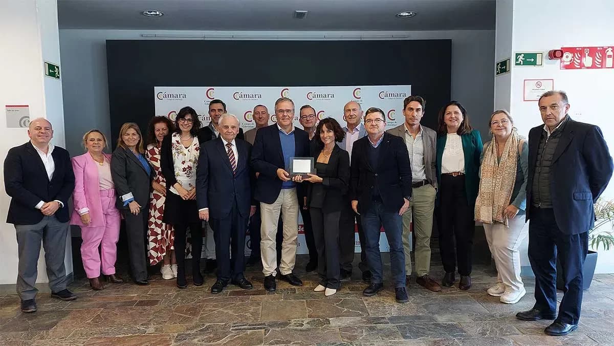 La Cámara de Comercio del Campo de Gibraltar reconoce los 50 años de compromiso académico y técnico de la ETSI de Algeciras