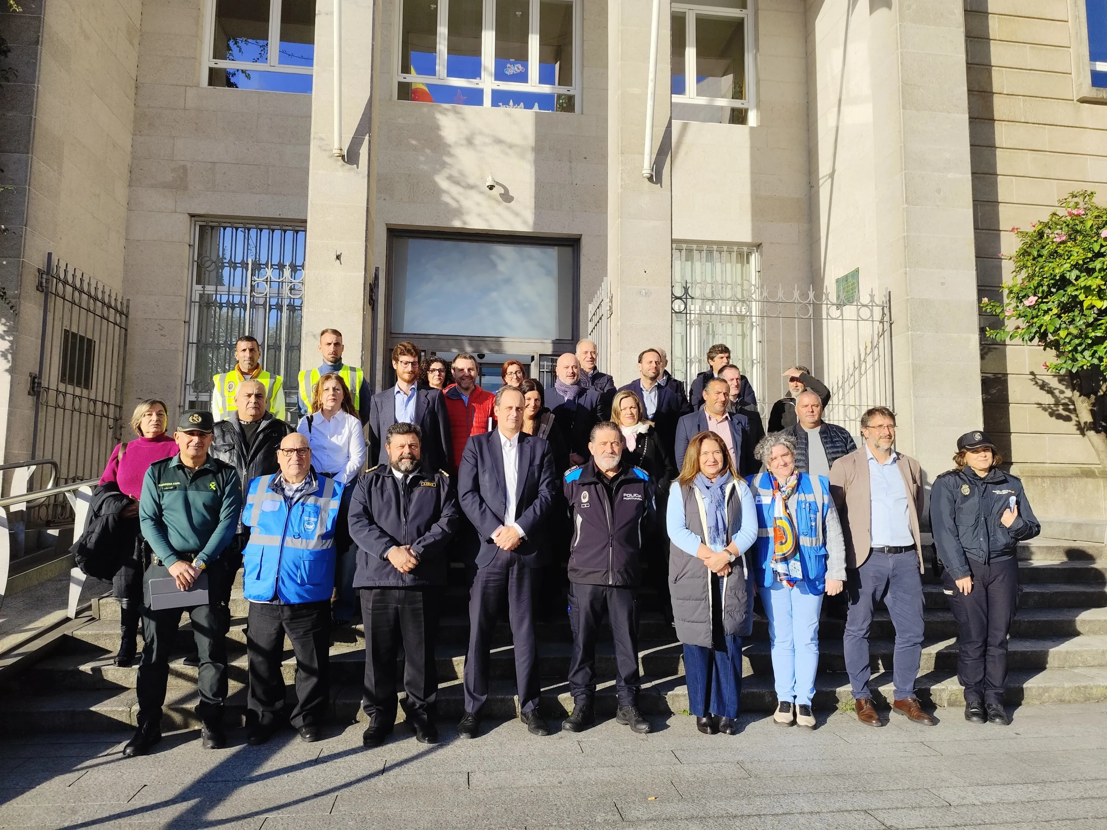 El Puerto de Vigo activa su campaña solidaria de recogida de alimentos y juguetes