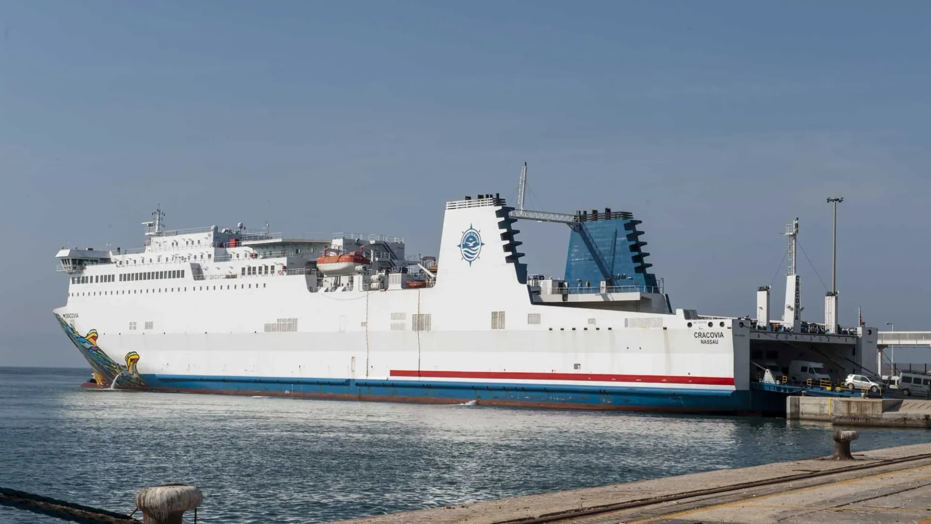 El puerto de Alicante consolida su conexión con Argelia con 164.000 pasajeros anuales