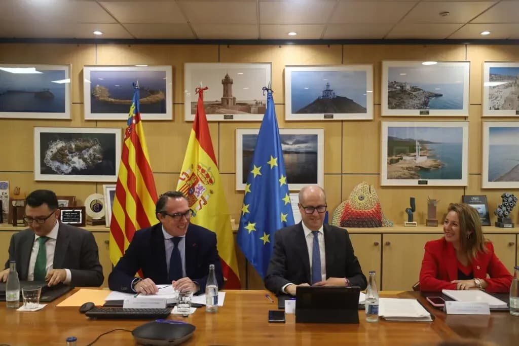 El Puerto de Castellón reorganiza 1,4 kilómetros de muelle para crear terminales polivalentes