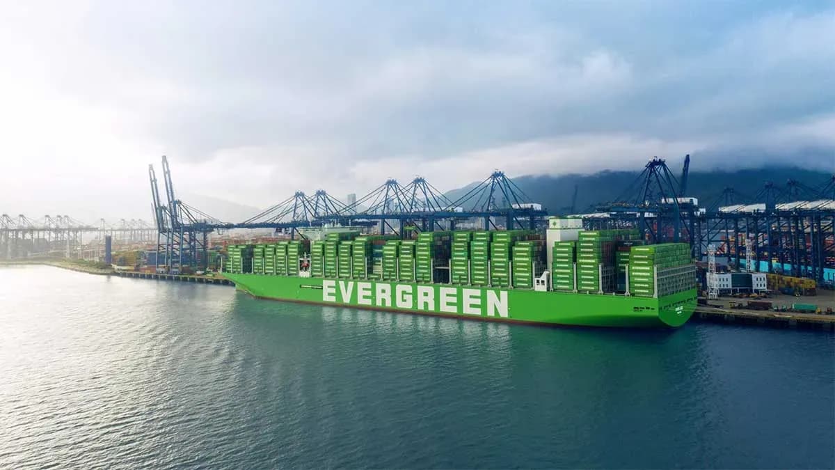 Evergreen amplía su cartera de pedidos con catorce portacontenedores de 14.000 TEUs
