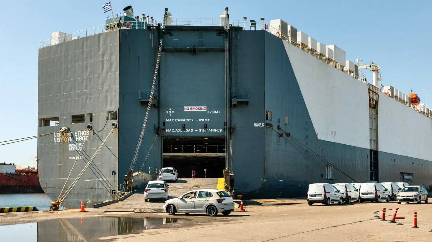 El tráfico de automóviles crece un 4,6% en el Puerto de Barcelona y consolida su recuperación hasta octubre