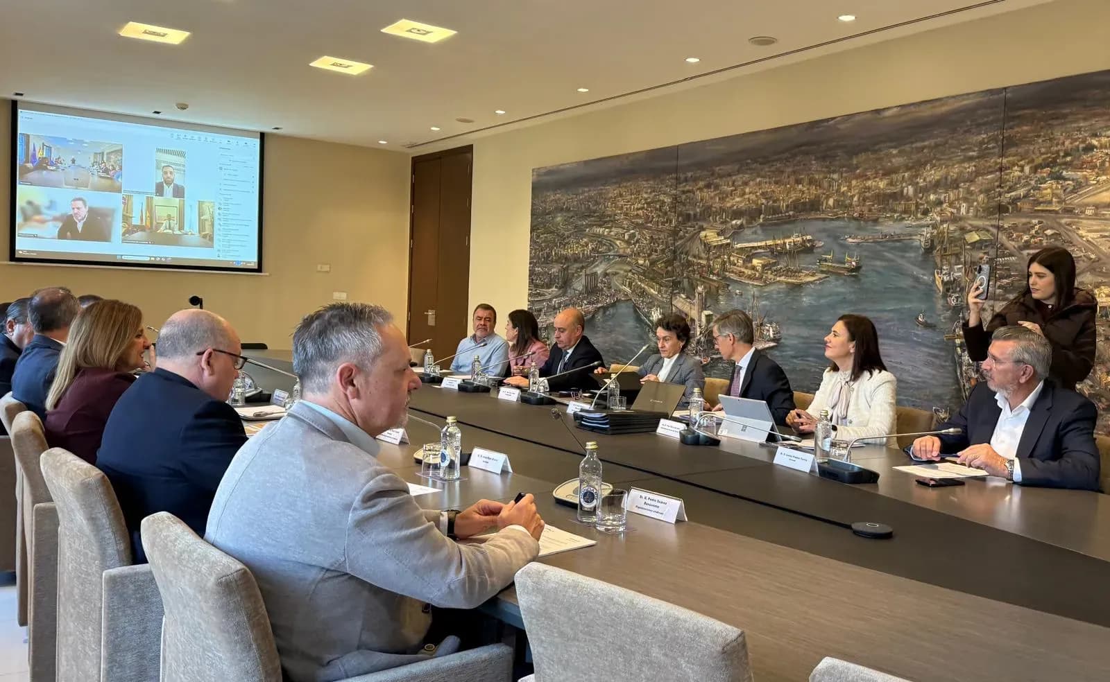 Toyota establece en Sagunto su nuevo hub logístico intermodal para vehículos Lexus y Toyota