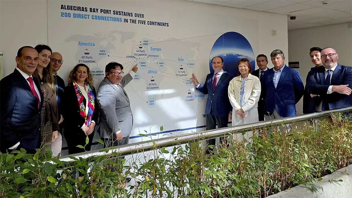 Una delegación de la Embajada de Filipinas en España visita el Puerto de Algeciras para estrechar lazos comerciales