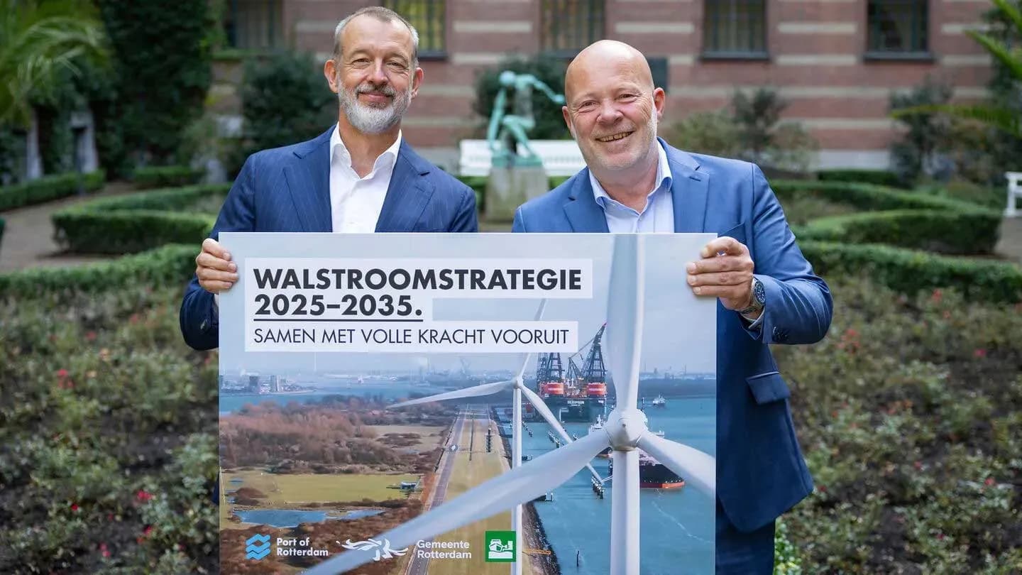 Róterdam acelera su hoja de ruta para convertir el suministro eléctrico a buques en estándar antes de 2030