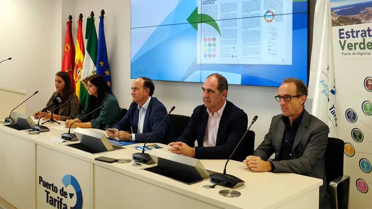 La APBA presenta en Tarifa la «Guía de Cetáceos del Estrecho»