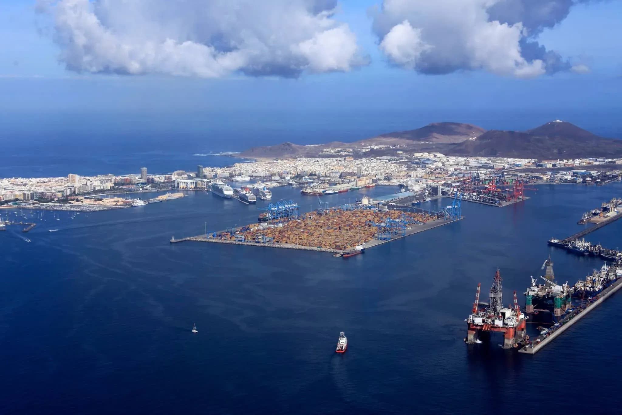 El sistema portuario de Las Palmas crece un 17,9% hasta septiembre y supera los 27,7 millones de toneladas