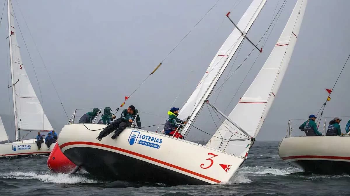 El RCN de Cádiz logra una meritoria quinta plaza en el Campeonato de España de Cruceros en Baiona
