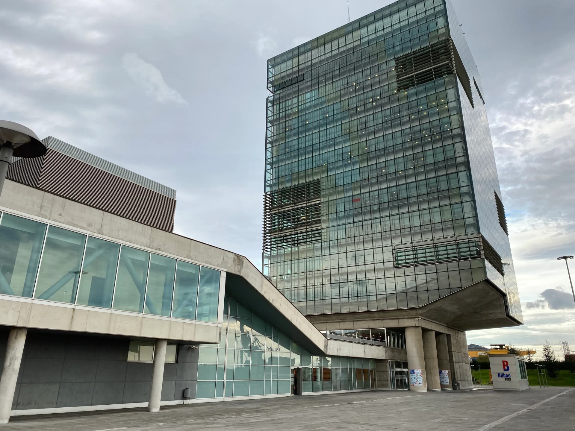Bilbao y Valencia encabezan el sistema portuario estatal en cumplimiento de transparencia