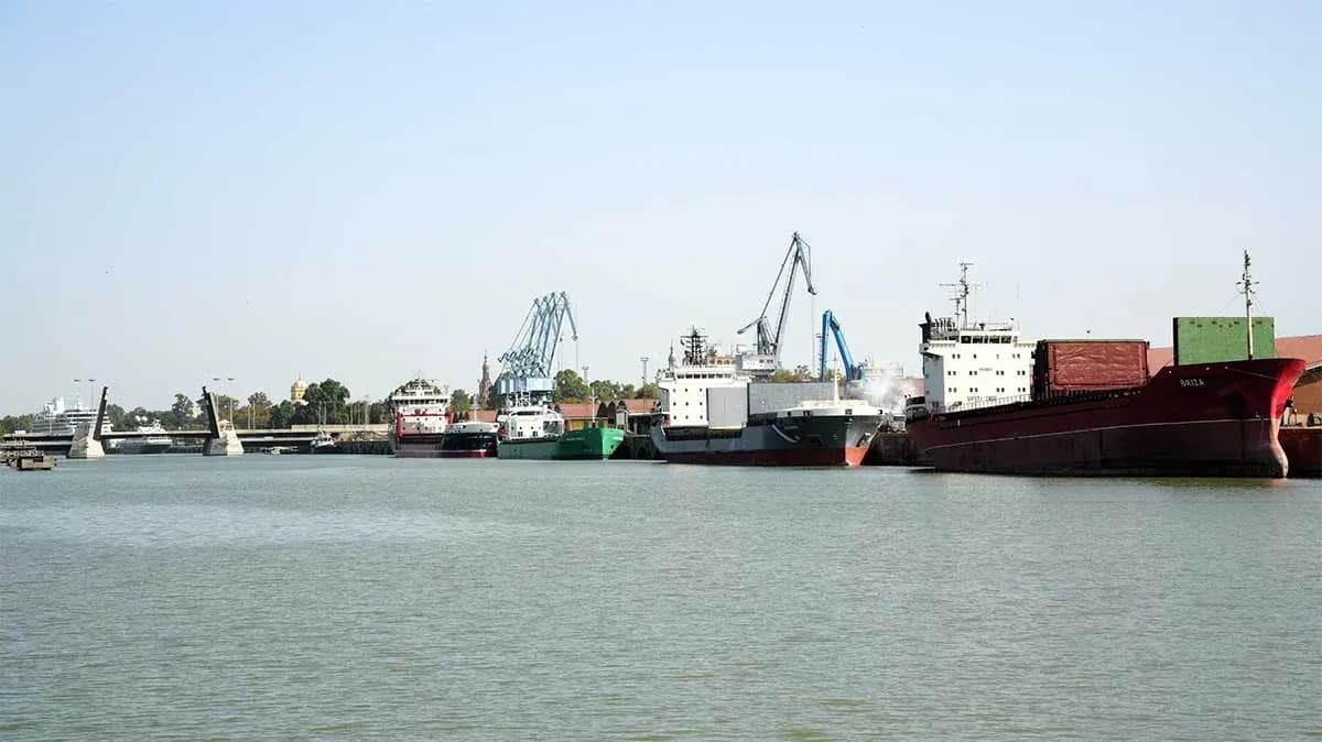 Aprobada la primera Delimitación de Espacios y Usos Portuarios del Puerto de Sevilla tras ocho años de tramitación