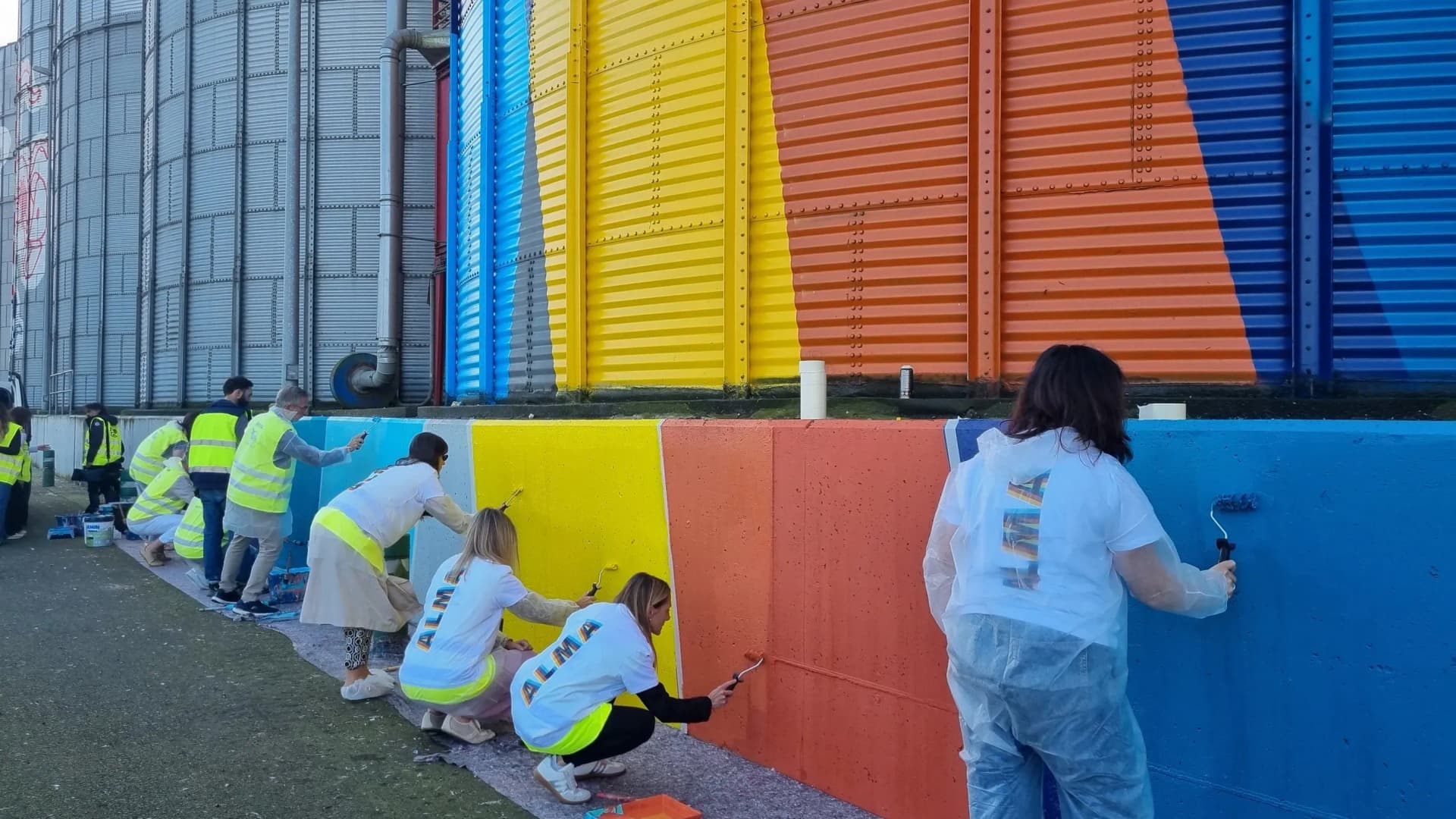 El puerto de Santander acoge la intervención artística ALMA