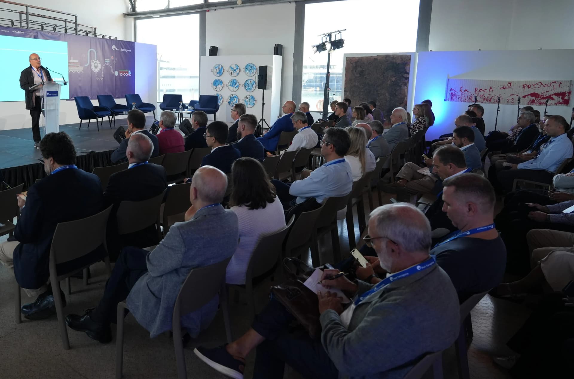 El Puerto de Tarragona reúne a expertos y empresas en el primer Foro CATFLOWE sobre eólica marina flotante
