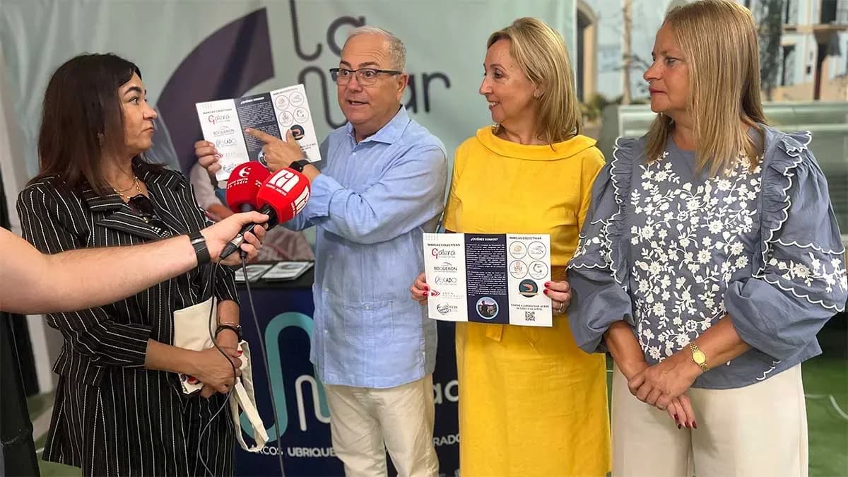 Fecopesca lleva su campaña de promoción pesquera al mercado de abastos de Arcos de la Frontera