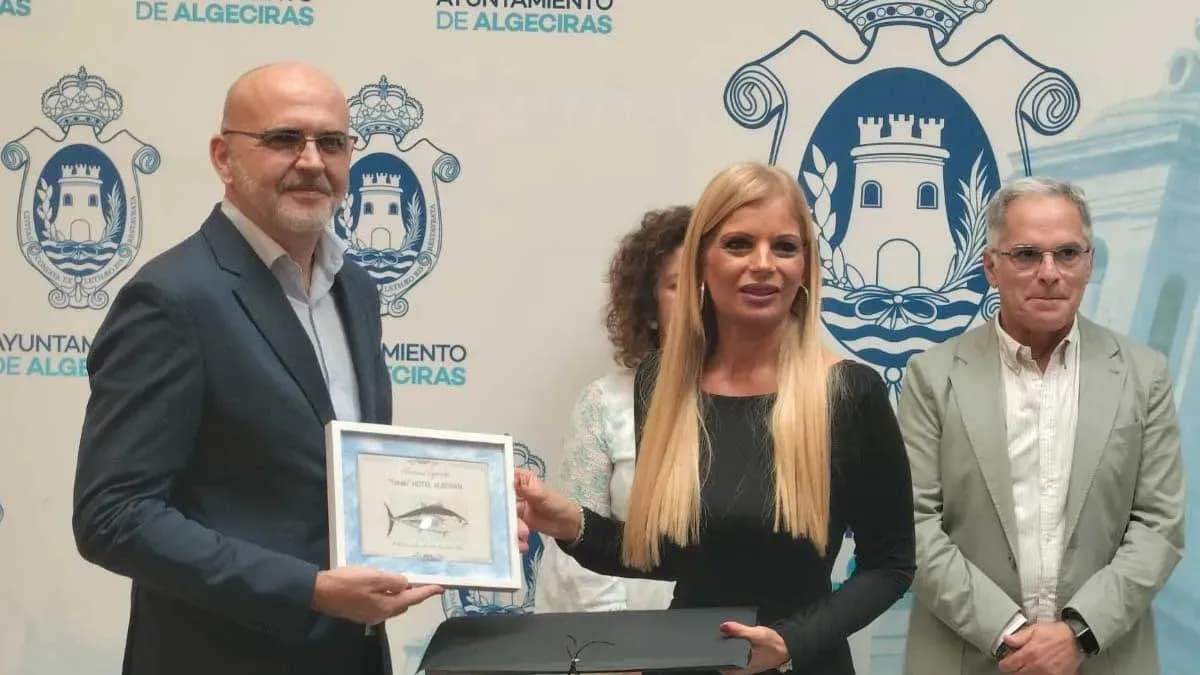 El Hotel Alborán de Algeciras recibe el Premio a la Innovación en la V Ruta de la Tapa del Atún