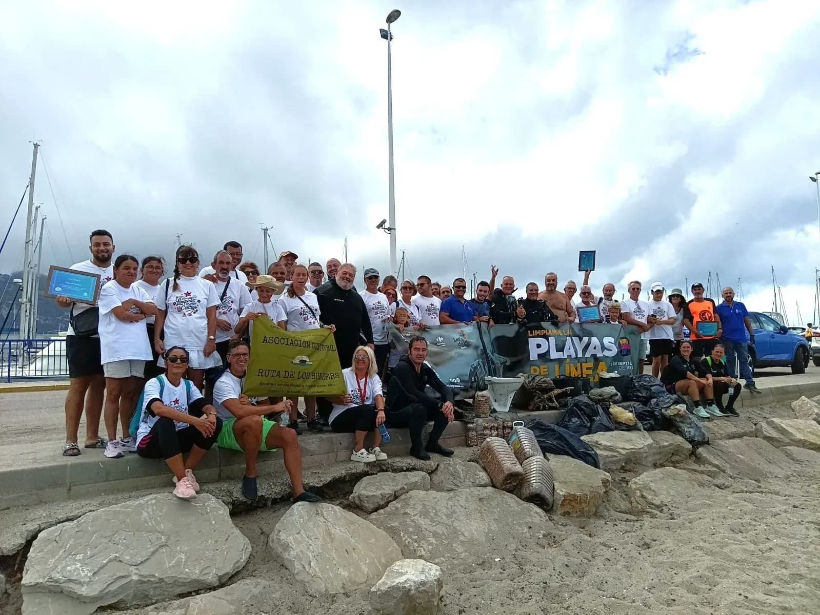 Más de 150 voluntarios recogen 1.325 kilos de residuos en La Línea y Algeciras durante el World Cleanup Day
