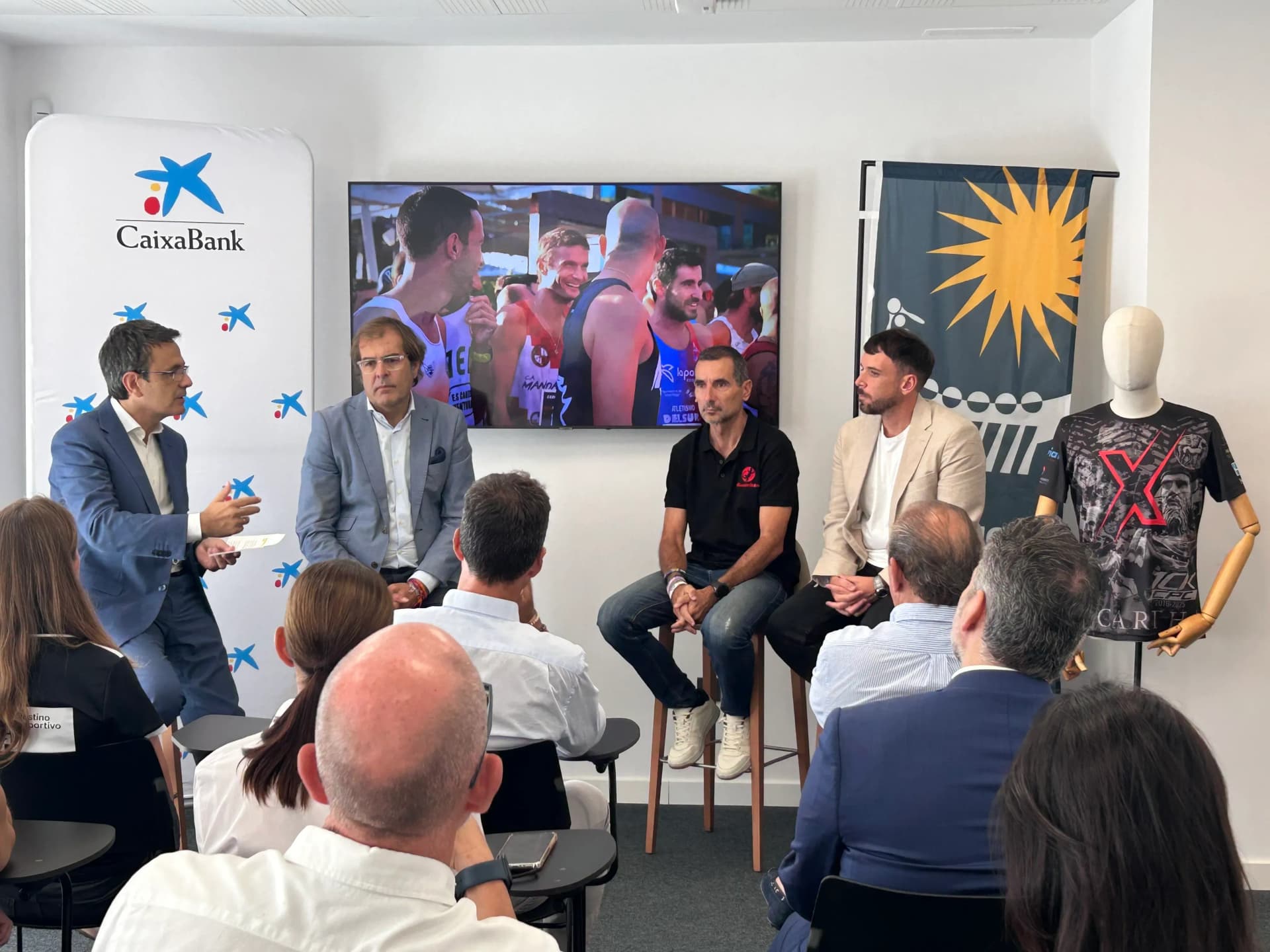 La 10K Puerto de Cartagena celebra su décimo aniversario con un recorrido solidario junto al mar