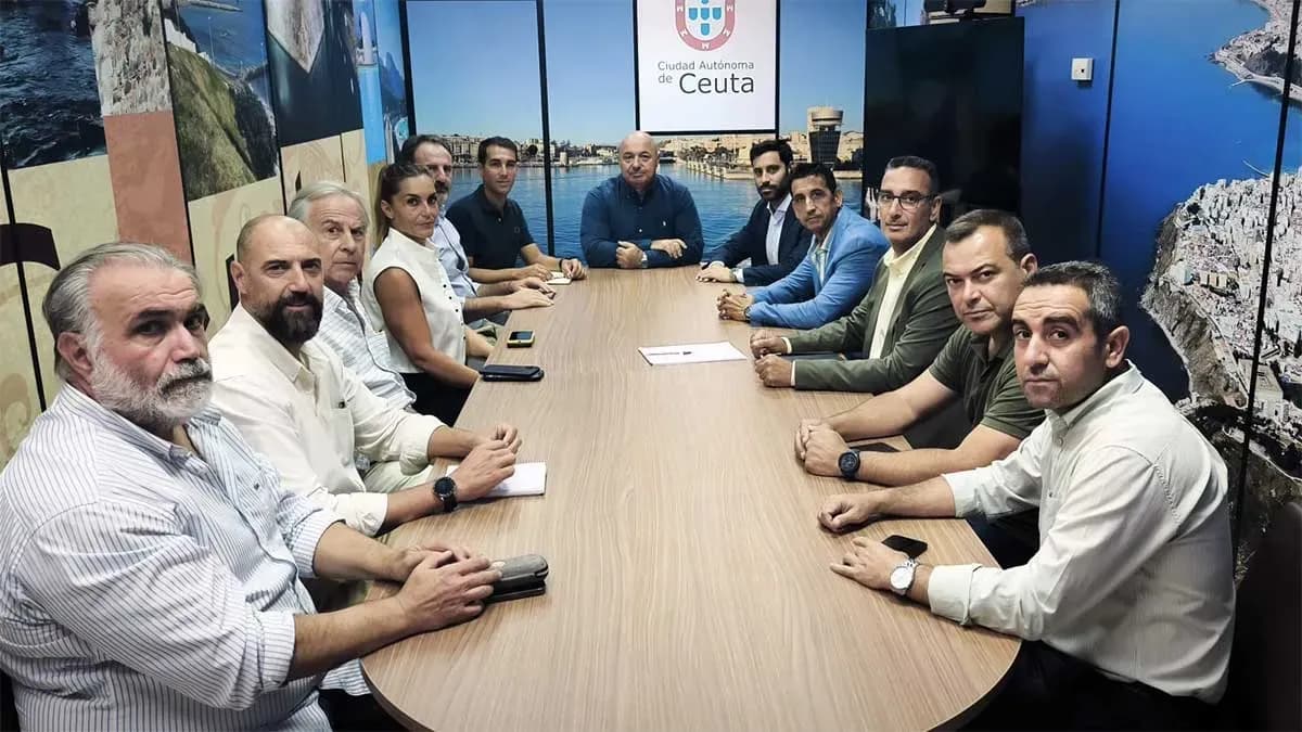 Gobierno de Ceuta y Autoridad Portuaria exploran con las navieras mejoras en la planificación del servicio marítimo en el Estrecho