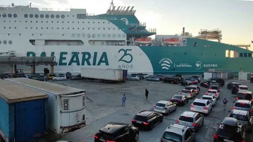 El puerto de Málaga canaliza más de 101.000 pasajeros y 23.000 vehículos durante la OPE 2025