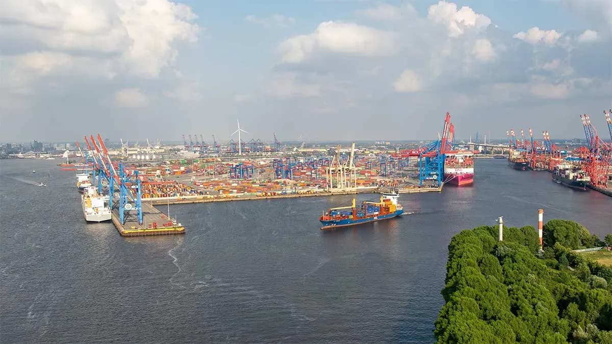 El tráfico de mercancías del Puerto de Hamburgo cae un 3,1% en el primer semestre de 2026