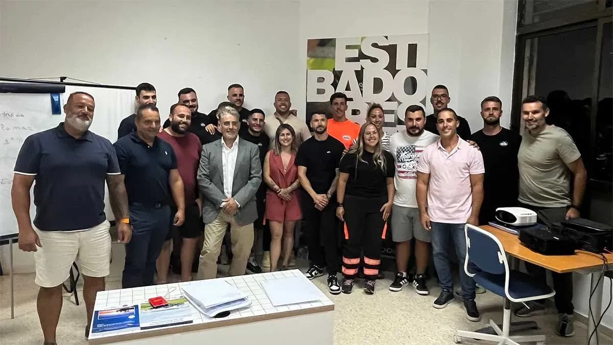 Estibadores del puerto de Santa Cruz completan la cualificación en Operaciones Portuarias