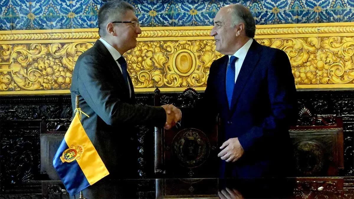El Ayuntamiento de Algeciras recibe al jefe de la Sección Consular de China en España