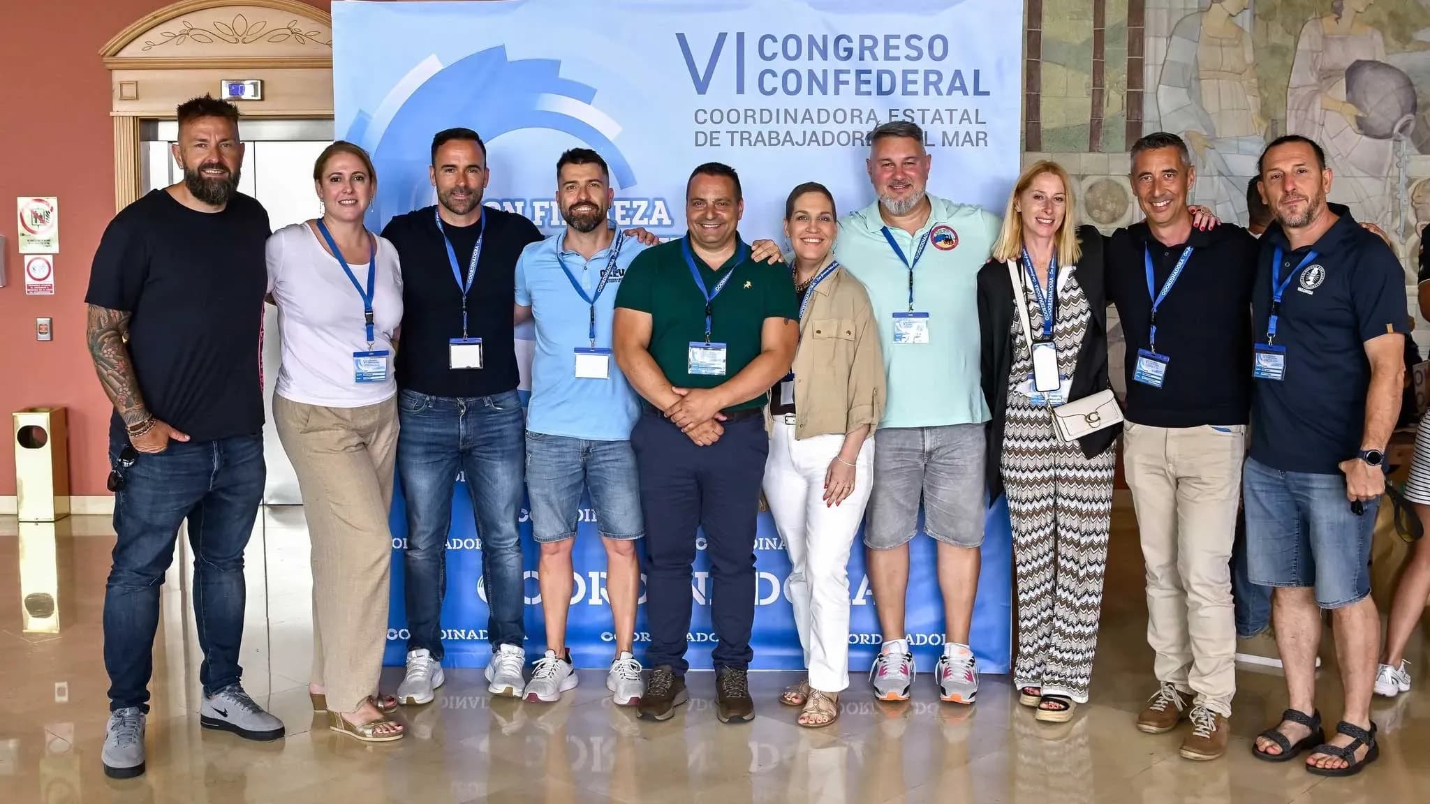 La estiba del puerto de Barcelona se detiene en homenaje a tres trabajadores fallecidos