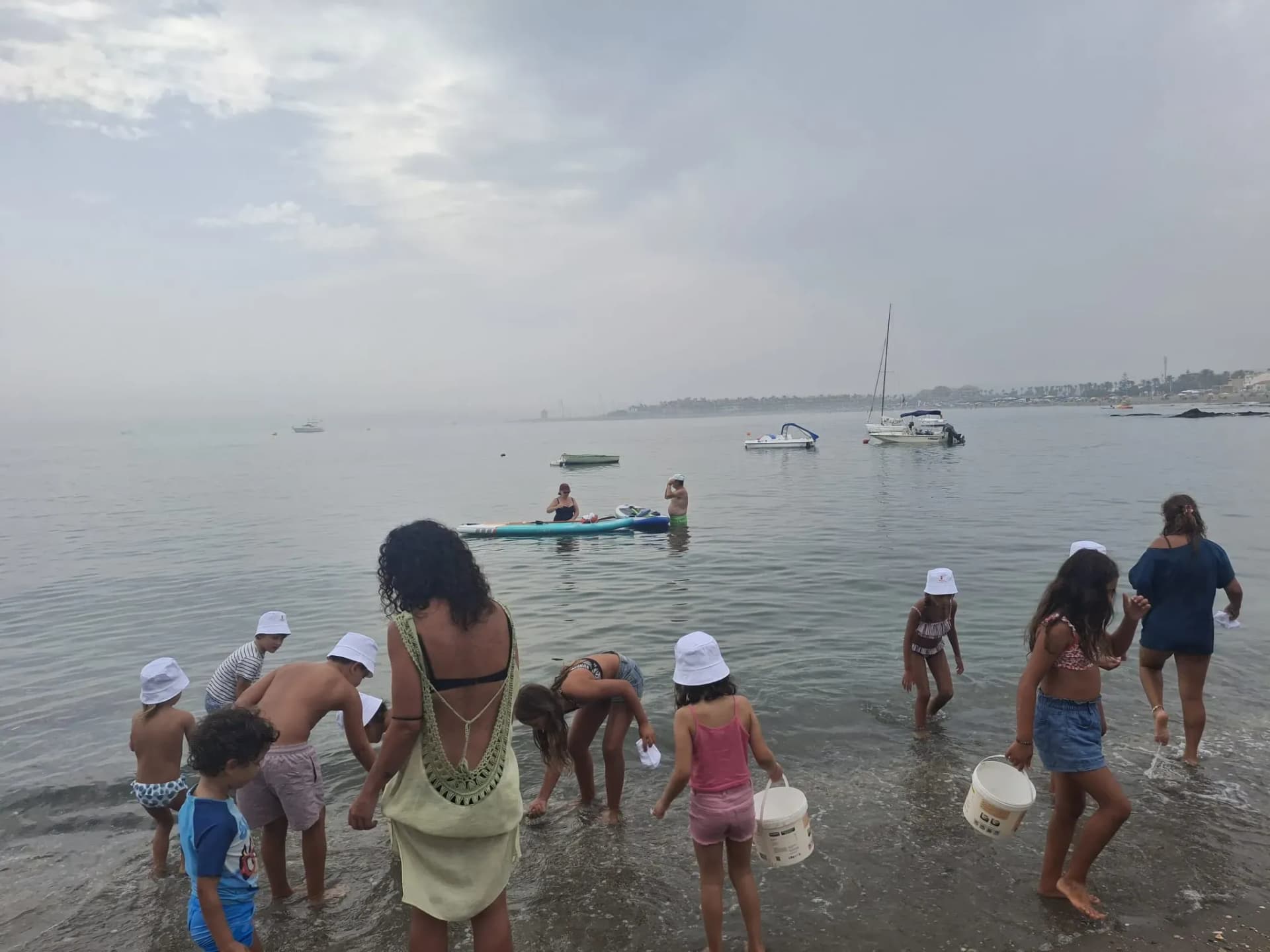 San Roque cierra su campaña estival “Cuida tus playas” con más de 500 participantes