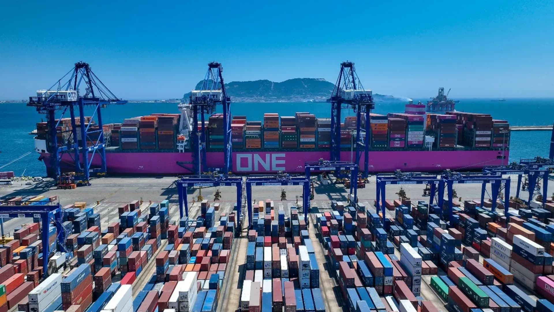 Andalucía alcanza los 21.337 millones en exportaciones en el primer semestre y mantiene el superávit comercial