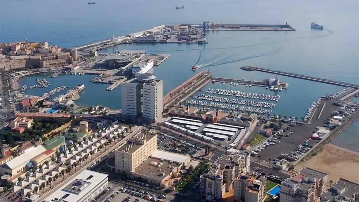 El Gobierno cubrirá sin límite presupuestario las compensaciones al transporte de mercancías con origen o destino en Melilla