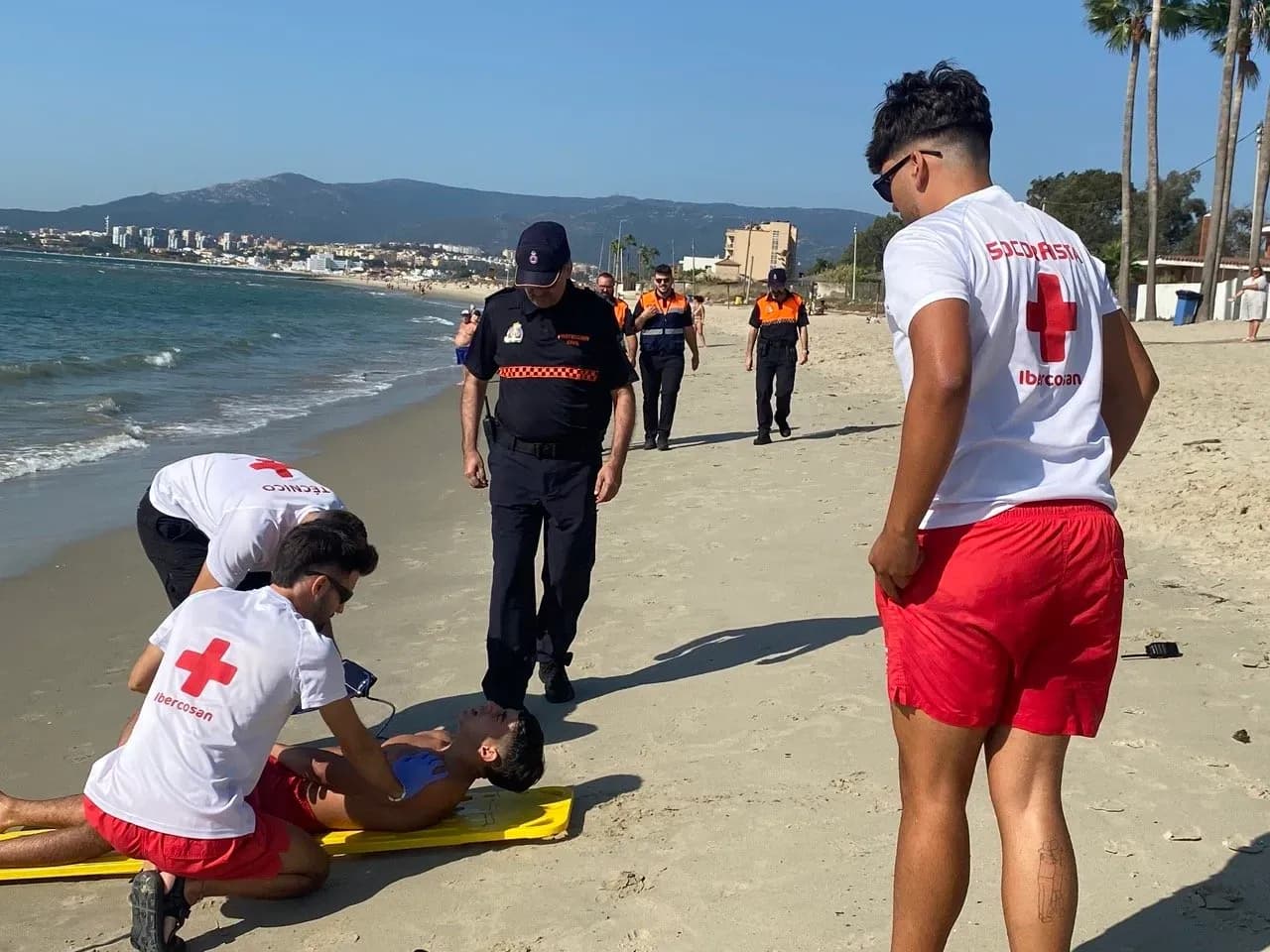 Palmones pone a prueba su dispositivo de emergencias con simulacros de rescate y vertido de combustible