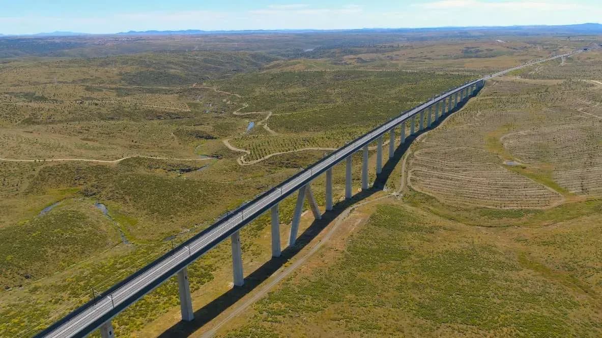 El Corredor Atlántico concentra más de 2.000 millones de euros en licitaciones