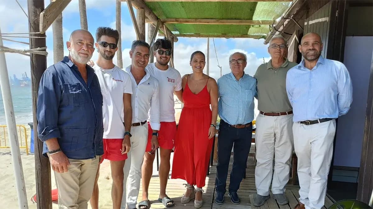 El Ayuntamiento de Los Barrios supervisa con EDP, Acerinox y la APBA la mejora de instalaciones y servicios en las playas
