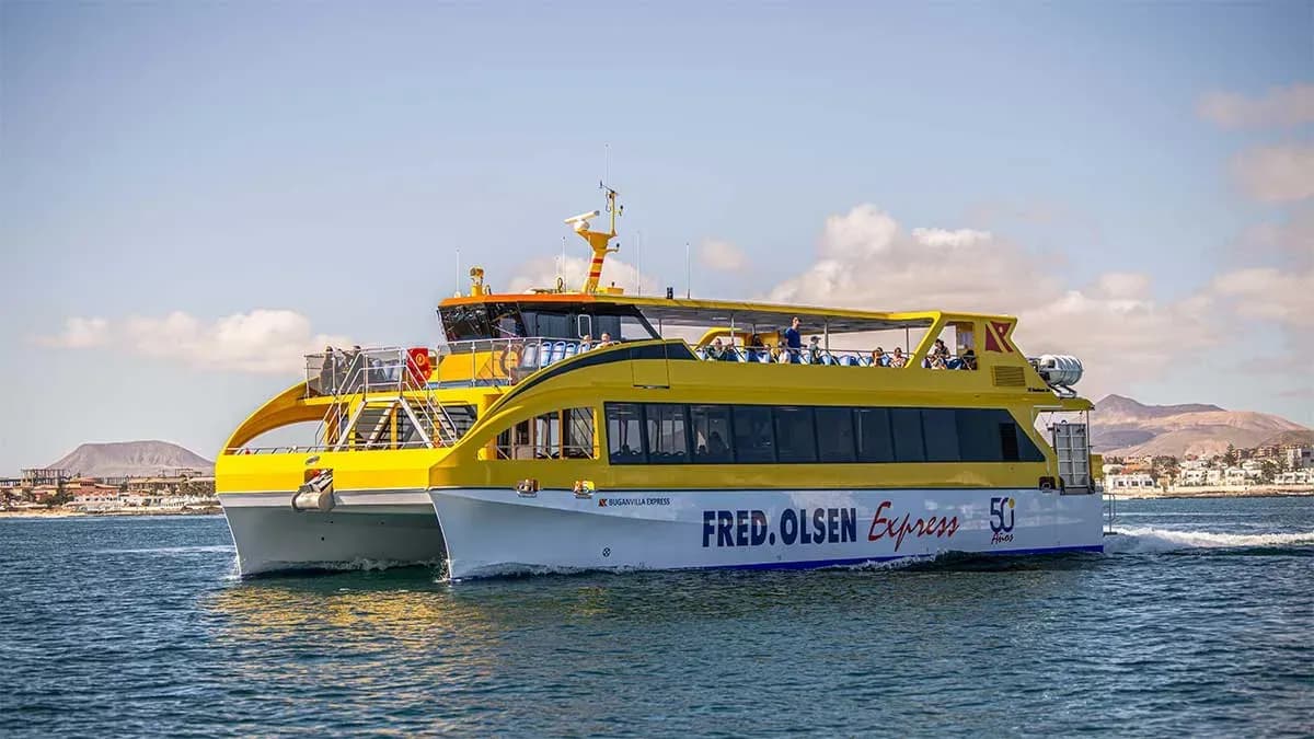Fred. Olsen alcanza las 103.000 personas transportadas con el miniferri Buganvilla Express entre Lanzarote y Fuerteventura