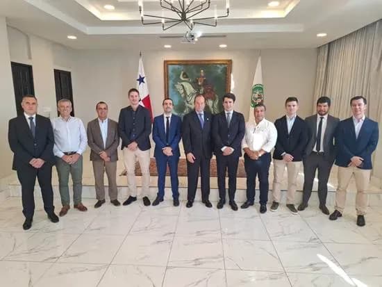 El Clúster de Movilidad y Logística de Euskadi explora oportunidades de colaboración en Panamá