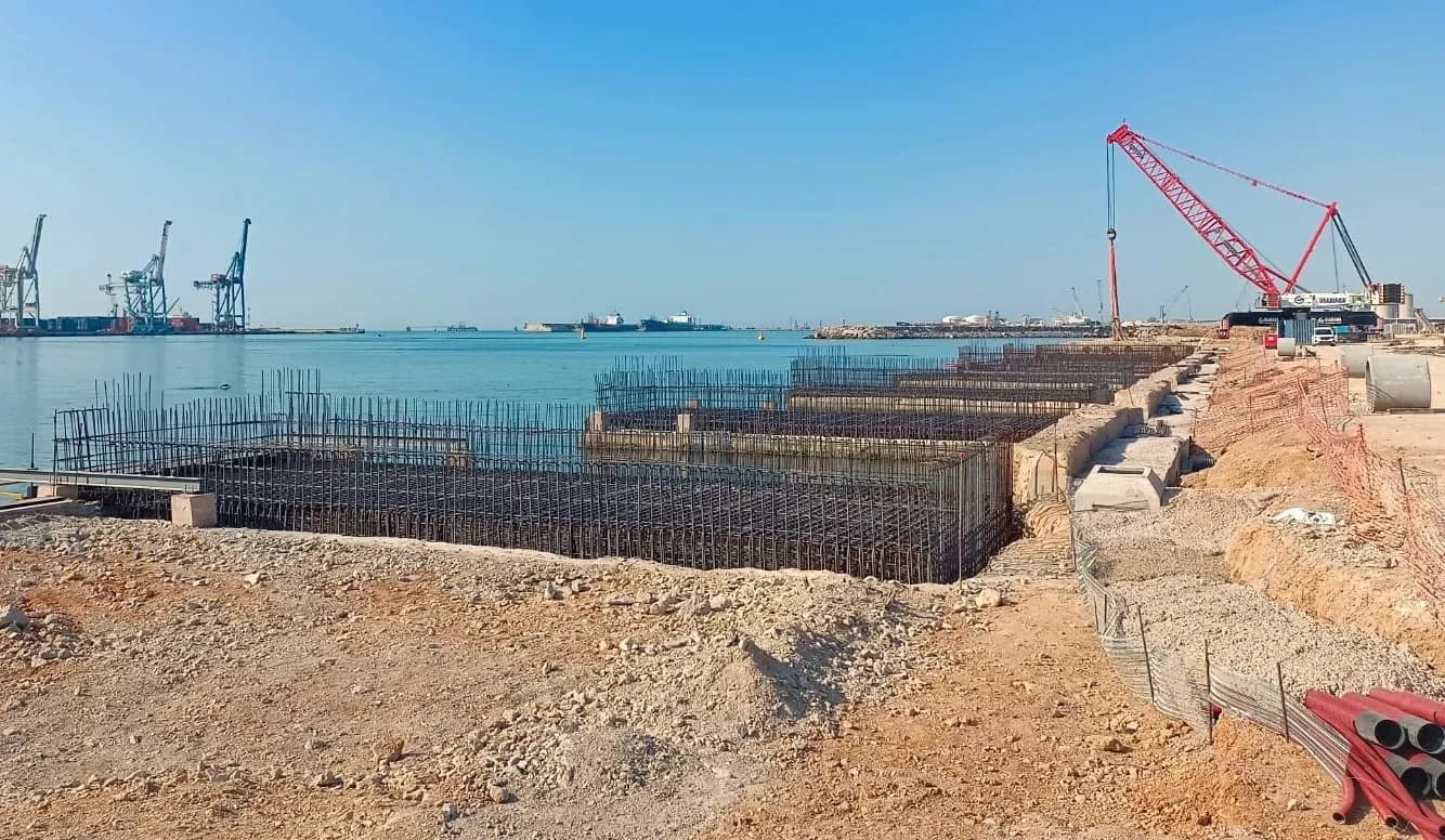 El puerto de Castellón avanza en la construcción del nuevo muelle transversal exterior