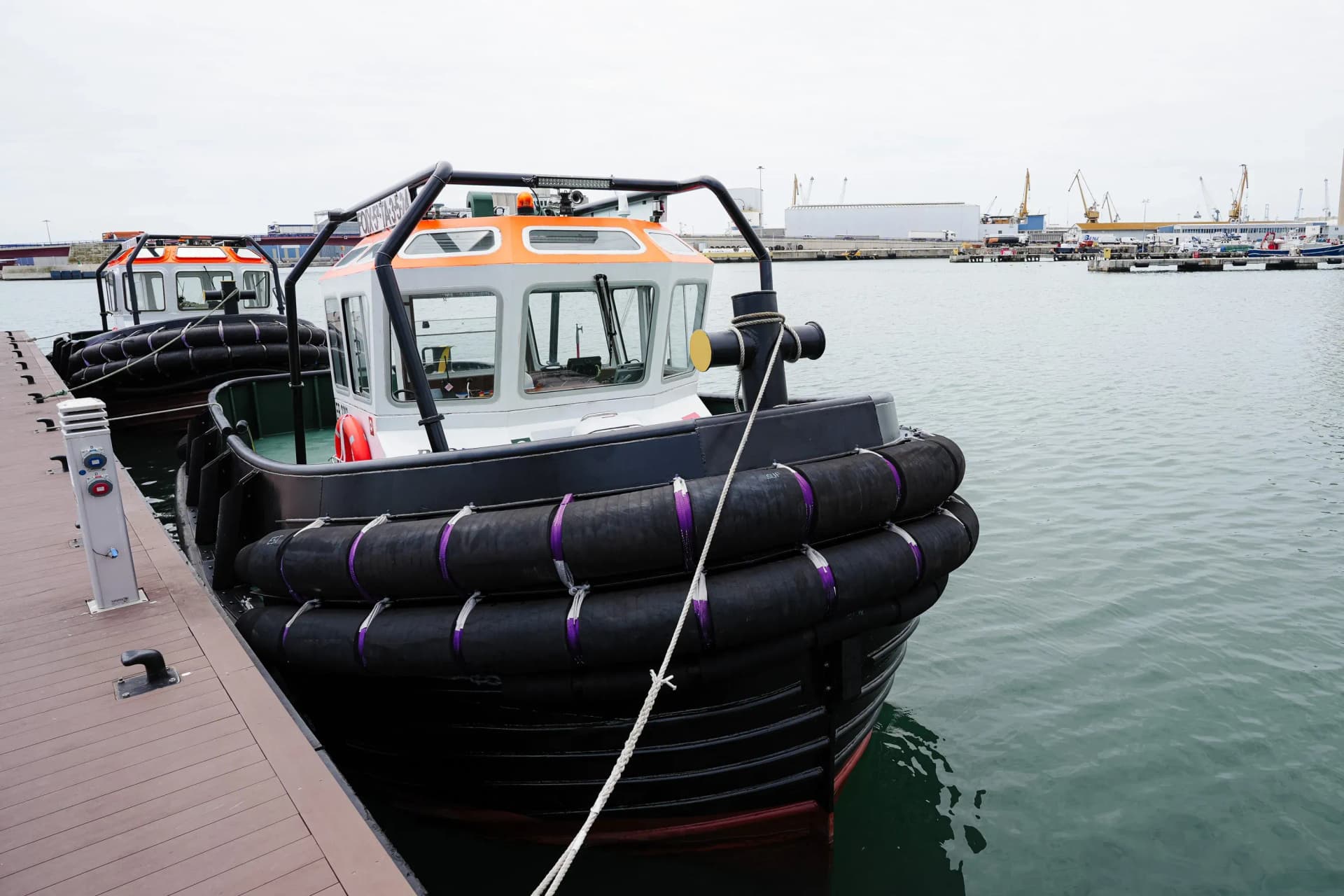 El Puerto de Tarragona incorpora la nueva embarcación FOIX para reforzar la seguridad y la eficiencia operativa