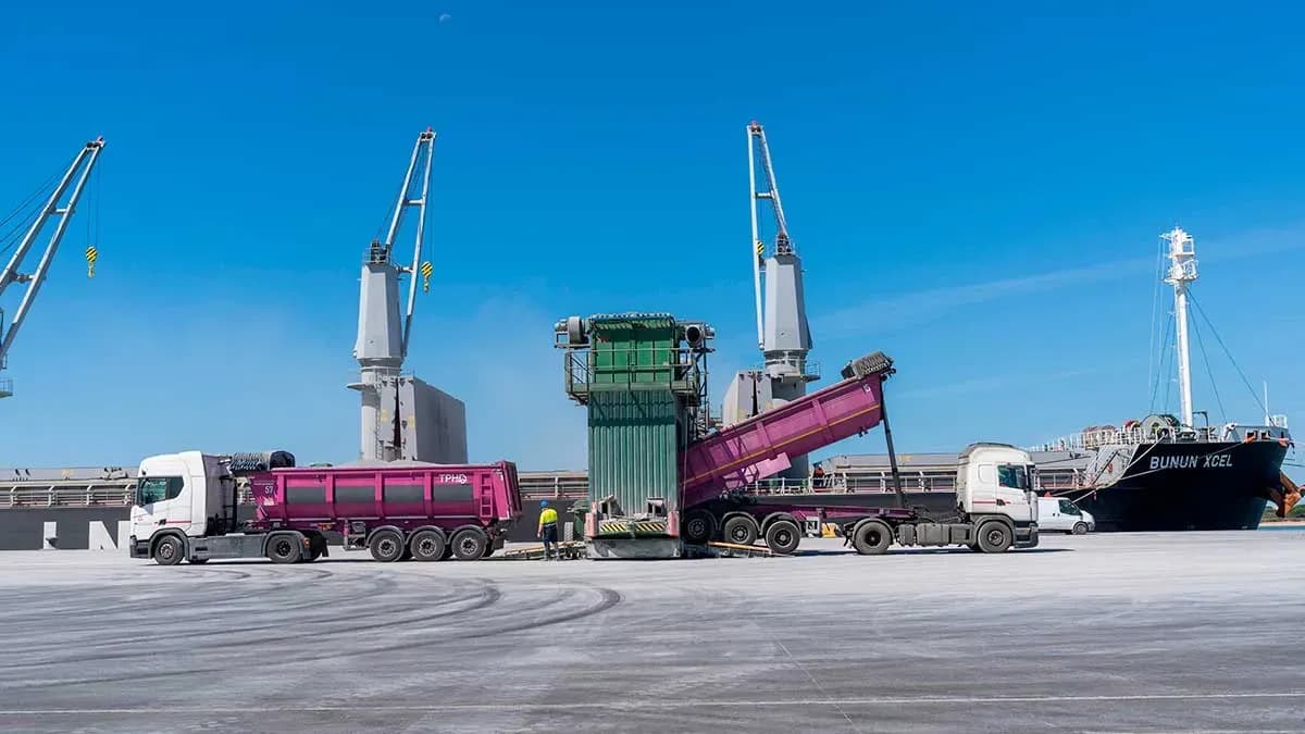 La Lonja de la Innovación desarrollará un sistema lumínico dinámico para ordenar el tráfico en los muelles de graneles del Puerto de Huelva