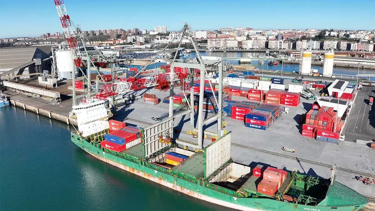 El Puerto de Santander encarga un estudio de mercado para ampliar sus tráficos de carga rodada y contenedores