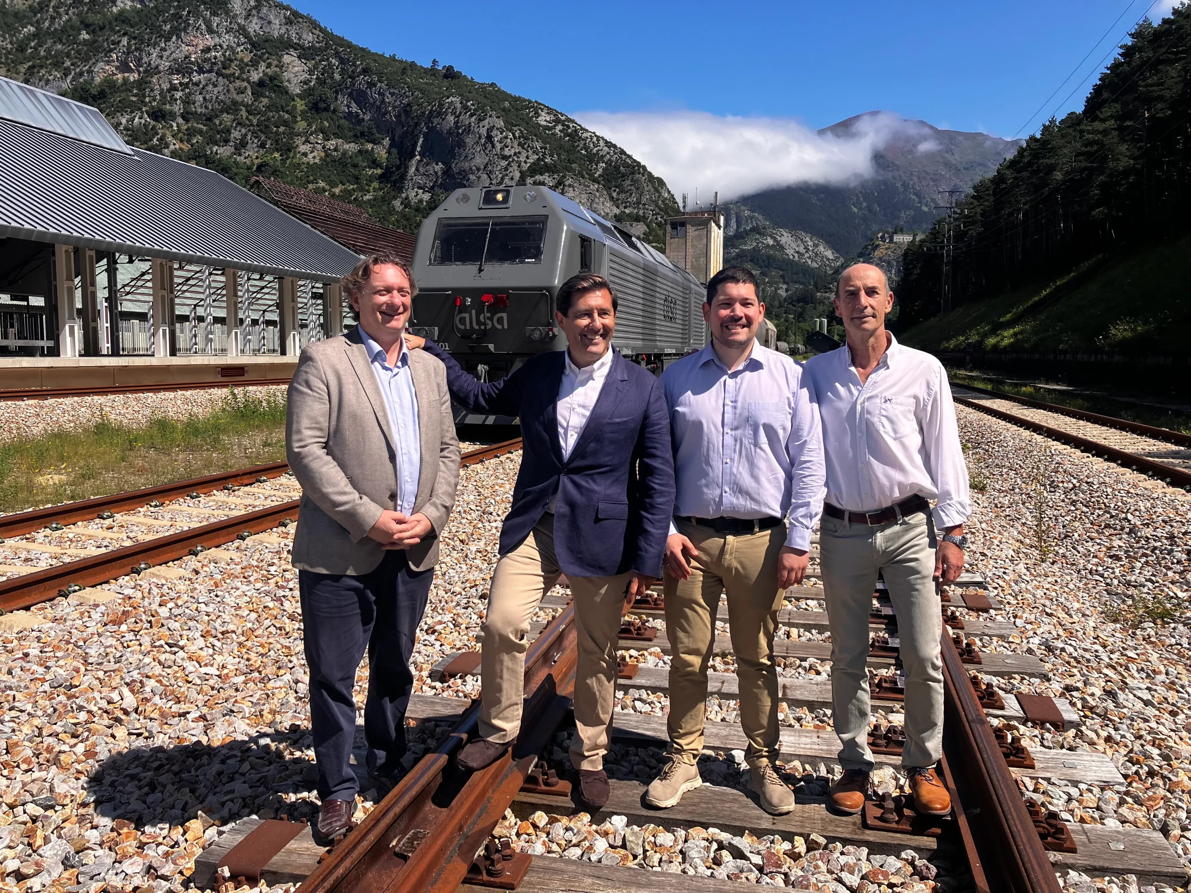 El tráfico ferroviario de mercancías regresa a Canfranc con un envío de cereal desde Francia