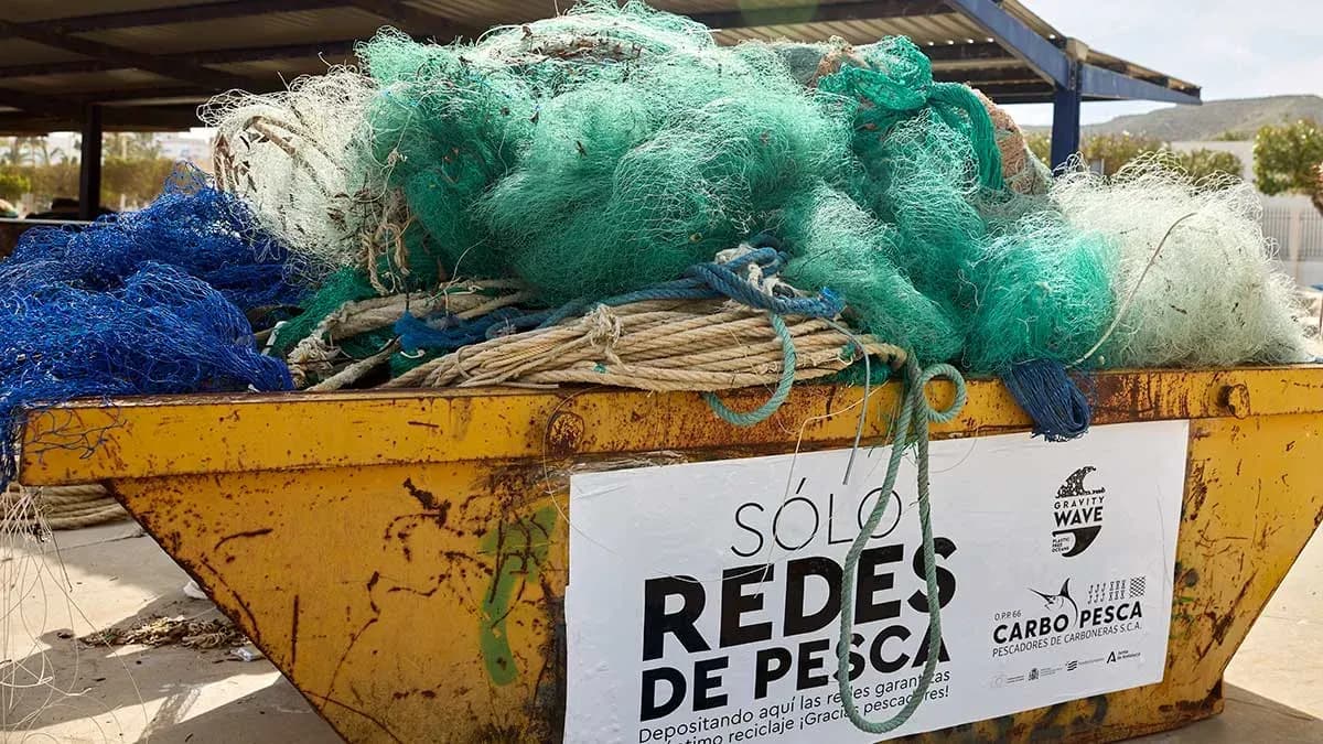 El puerto de Carboneras incorpora un punto de recogida de redes de pesca en desuso