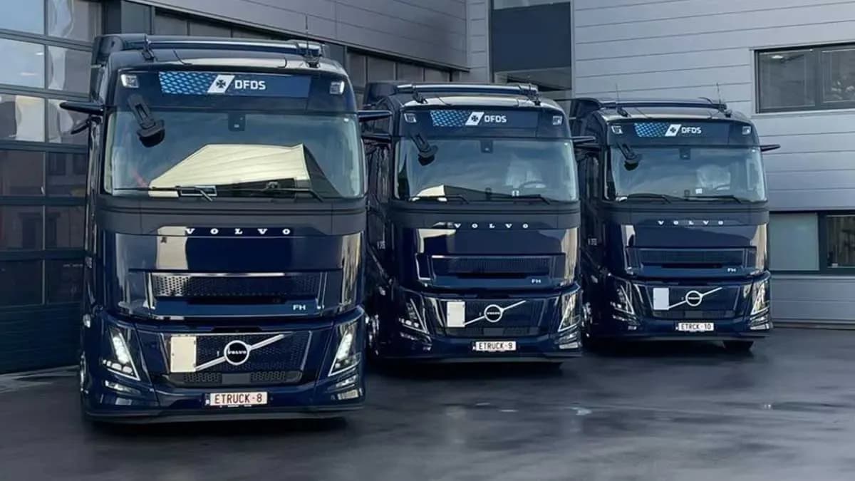 DFDS y Volvo Trucks trasladan al horario nocturno el transporte de contenedores entre Gante y el puerto de Amberes
