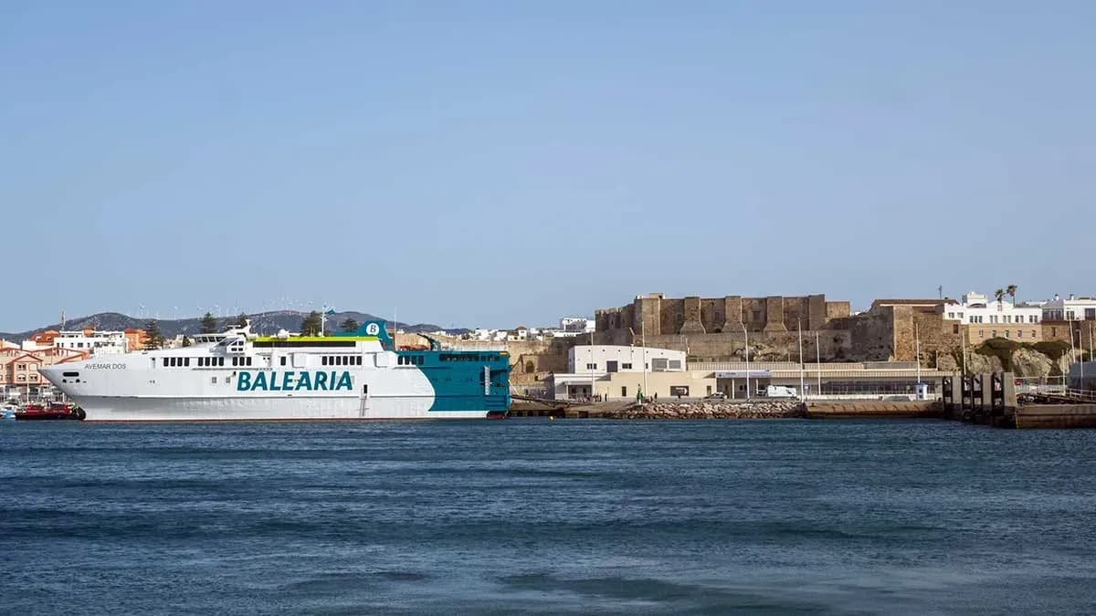 Baleària recoloca a medio centenar de trabajadores de DFDS afectados por el ERE tras la pérdida de la línea con Tánger Ciudad