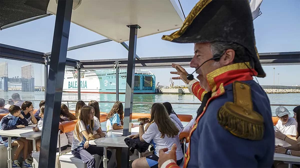 El Puerto de la Bahía de Cádiz inicia un programa educativo para acercar su actividad a estudiantes de ESO