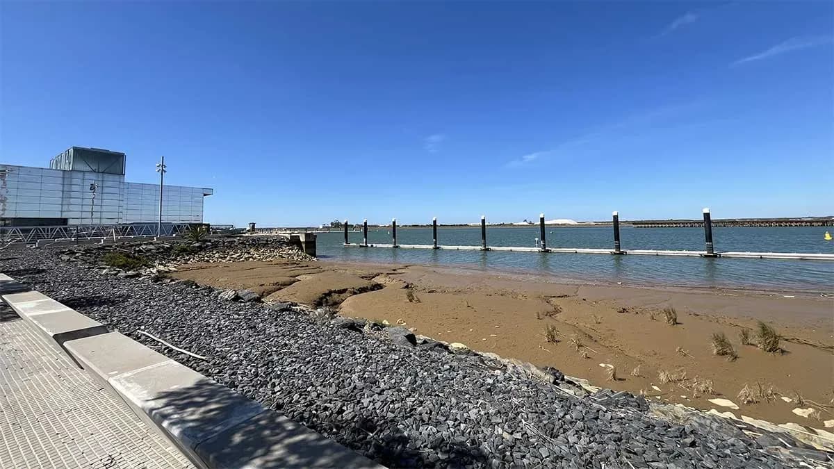 El Puerto de Huelva amplía la línea de atraque de la Lonja con un nuevo pantalán flotante