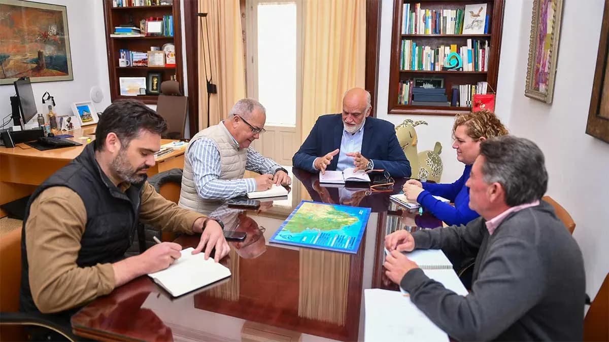 La Diputación de Cádiz y Fecopesca acuerdan renovar su colaboración para apoyar al sector pesquero