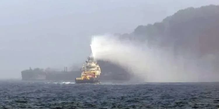 Preocupación en Reino Unido por el impacto ecológico tras la colisión entre un petrolero y un carguero en el Mar del Norte