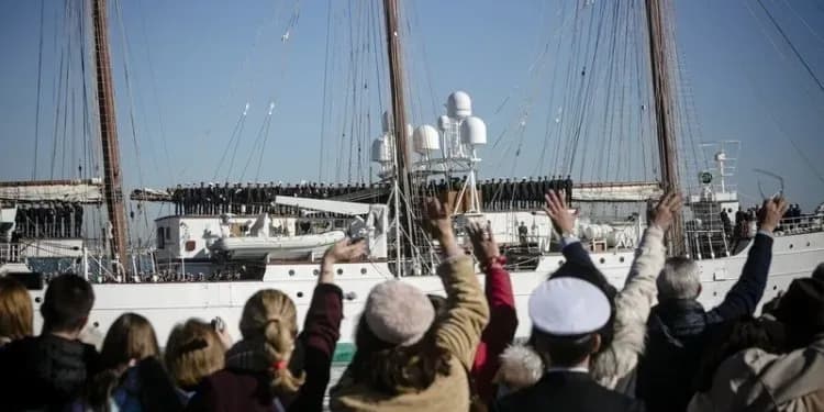 La Asociación Cádiz con Elcano inicia actividades para despedir al Buque Escuela «Juan Sebastián de Elcano»