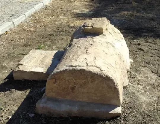 Fundación Cepsa y la Junta rehabilitan un monumento funerario romano de Carteia