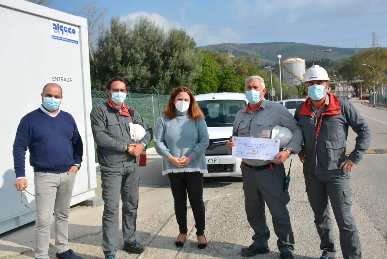 Trabajadores de Cepsa Química colaboran con el Programa Municipal de Garantía Alimentaria de San Roque