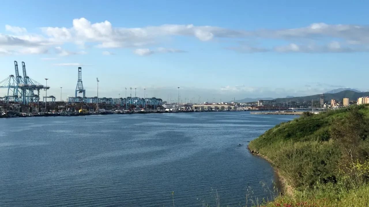 Vodafone incluye al Puerto de Algeciras como uno de sus casos de éxito